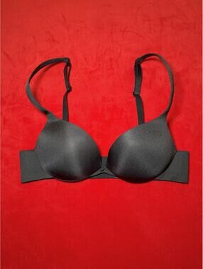 NWOT Skims Ultimate Push Up Plunge Bra Color ONYX Size 30A